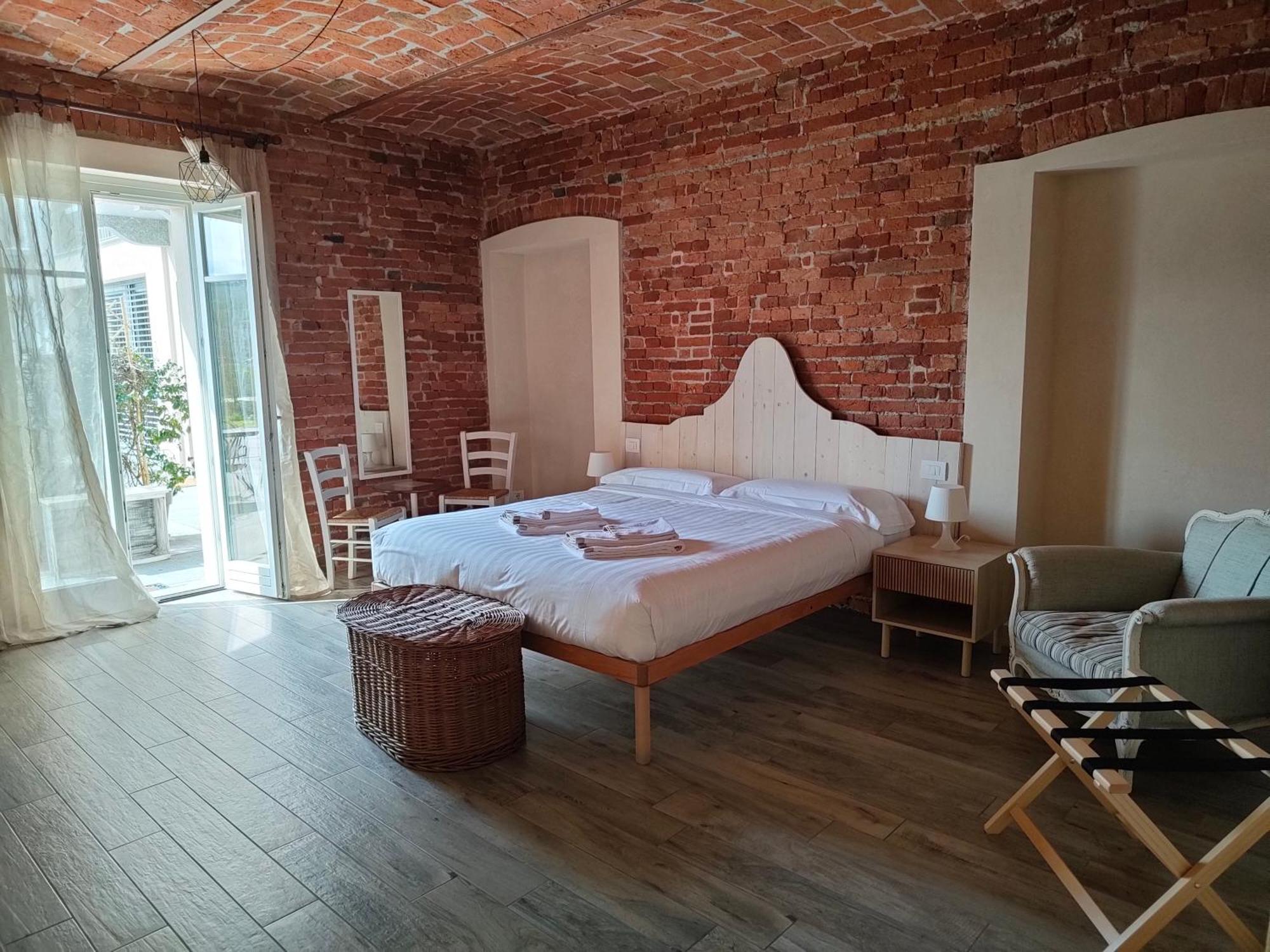 Cascina Bellonuovo Алба Екстериор снимка