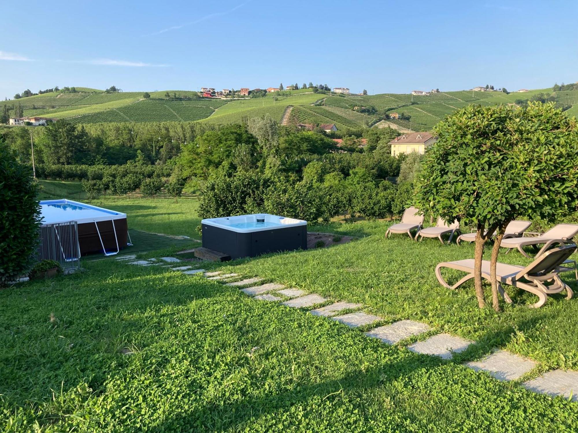 Cascina Bellonuovo Алба Екстериор снимка